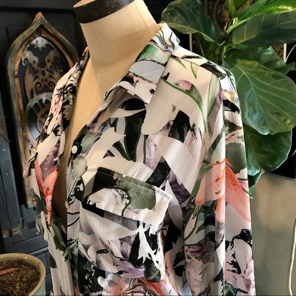 Johanne Beck watercolor floral front tie blouse - Picture 3 of 8